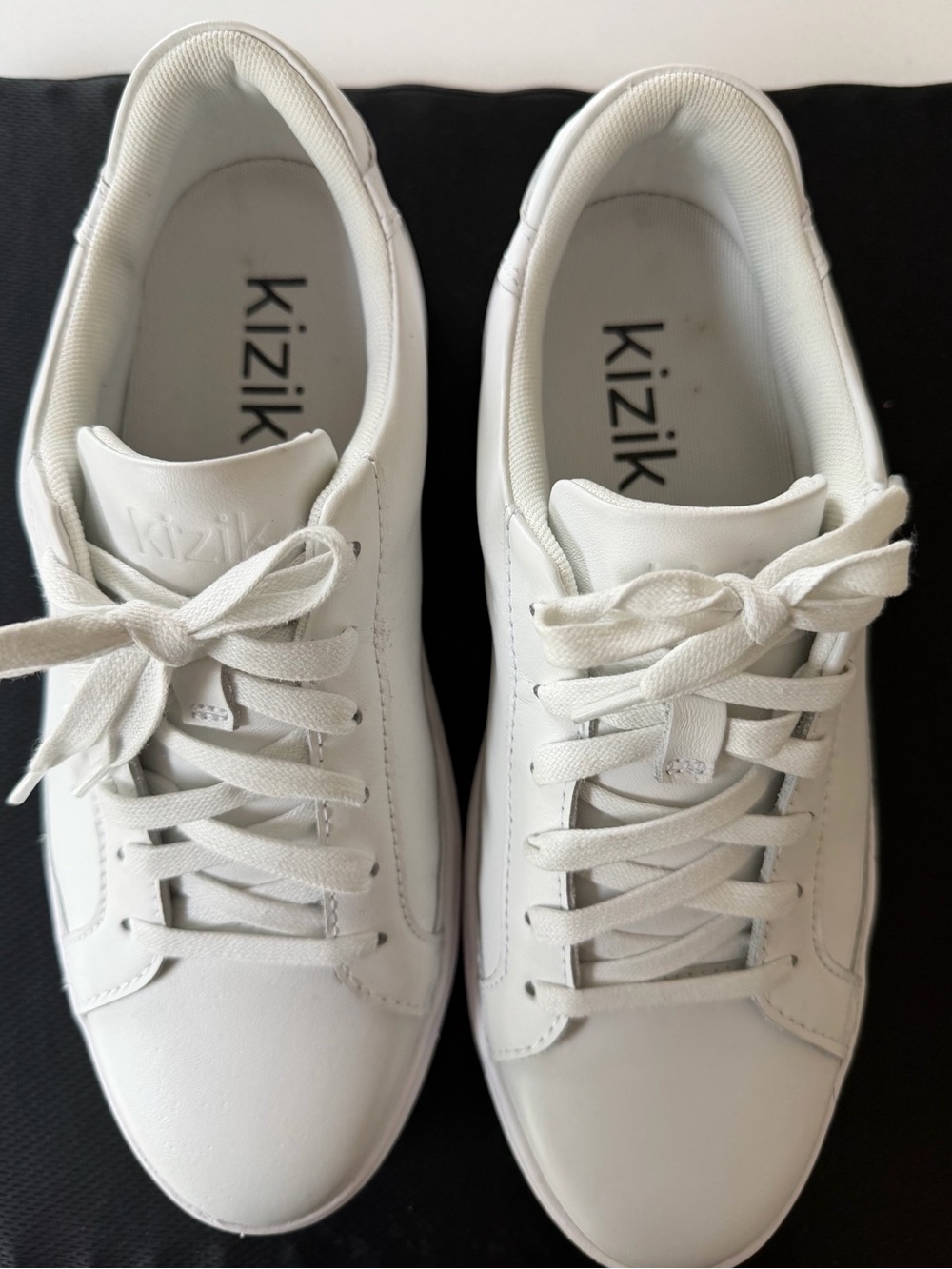 Kizik Women's Classic White Leather Sneakers
